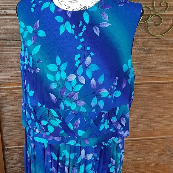 Worthington Dresses & Skirts - Beautiful long Worthington dress.